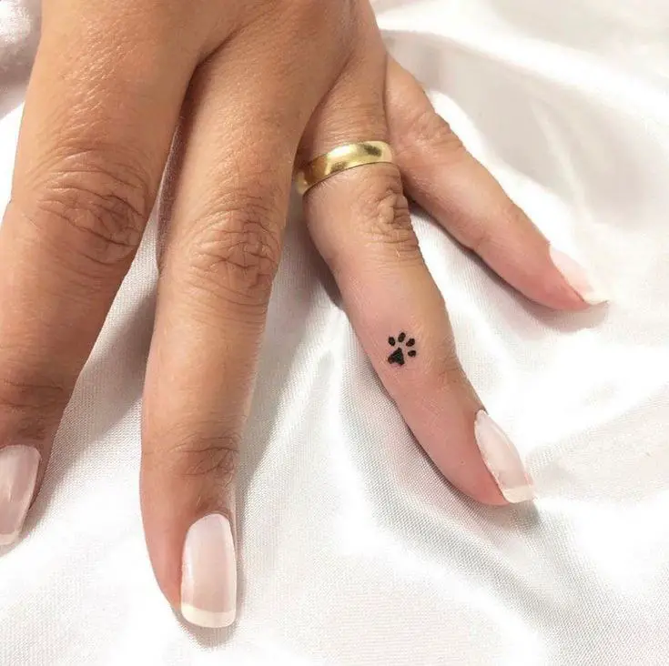 15 Cute Finger Tattoo Ideas For Females