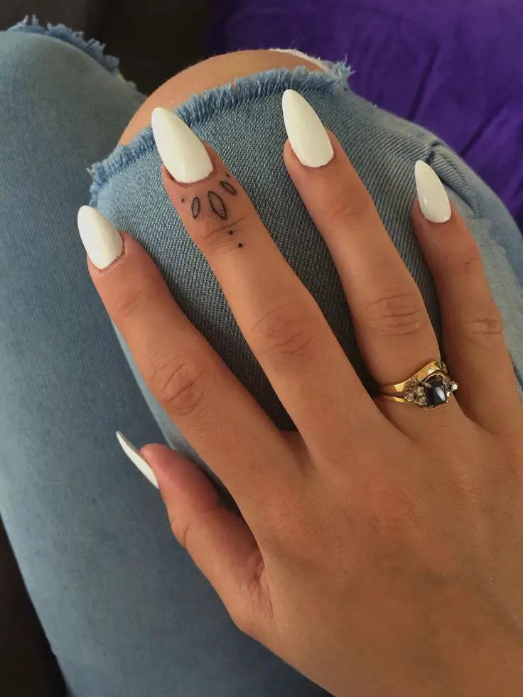 15 Cute Finger Tattoo Ideas For Females