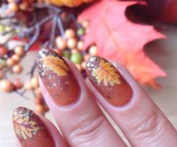 Leafy Autumn Nails