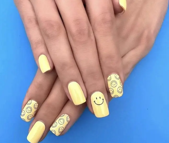 Square Fall Nails Smiley