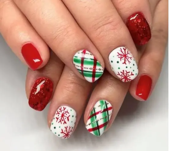 red Christmas nails
